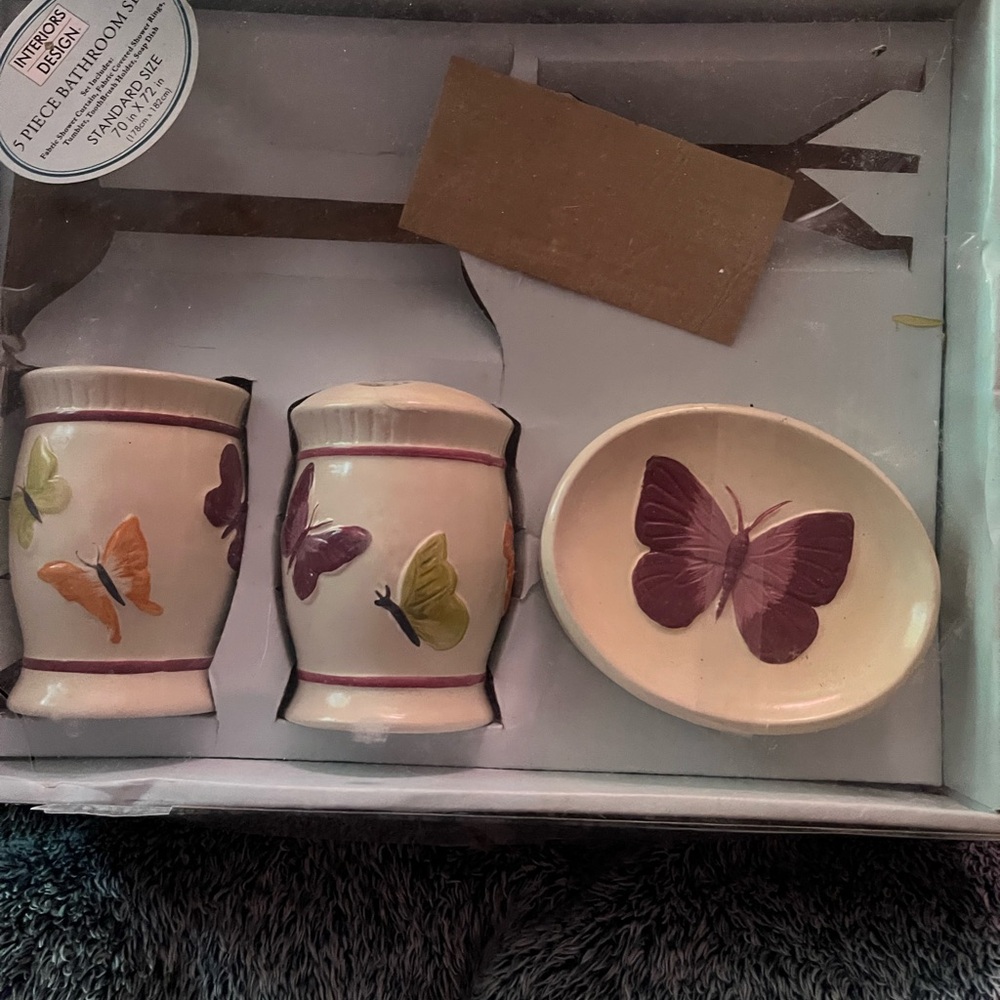 Butterfly Ceramic Bathroom Accessory Set - Butterfly Motif